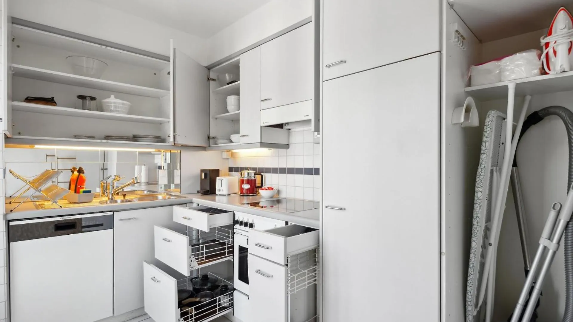 Spacious Central Apartments Hoting Zurich 0*,